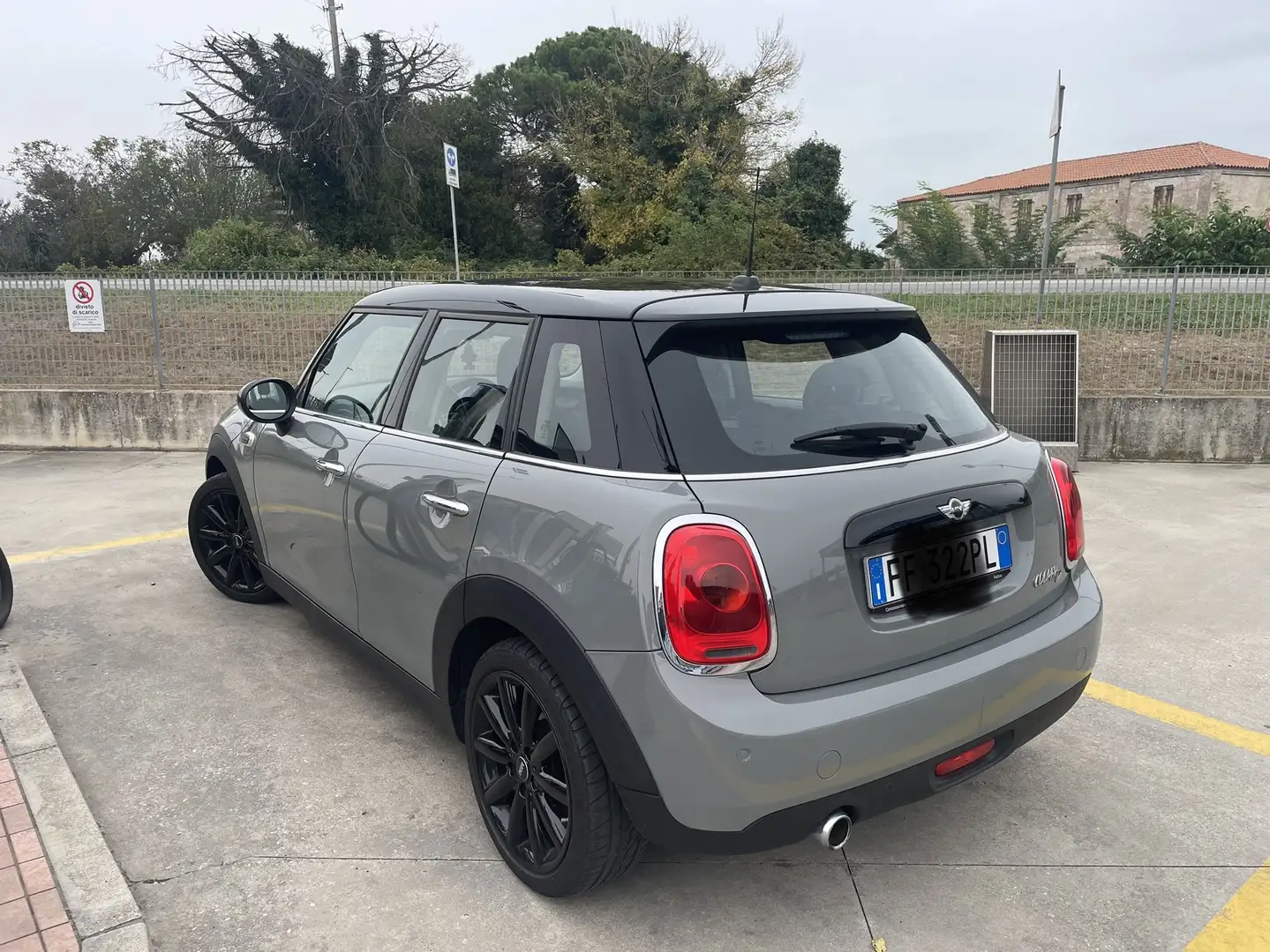 MINI Cooper D 1.5 5p auto - 1