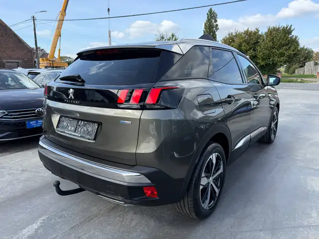 Peugeot 3008 view 5