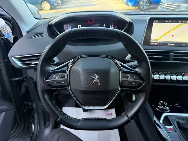 Peugeot 3008 view 18