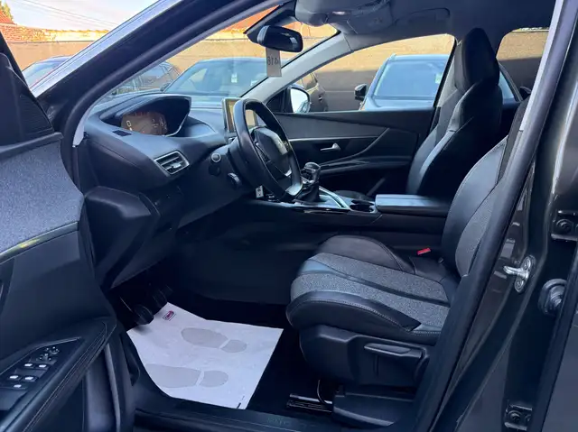 Peugeot 3008 view 12