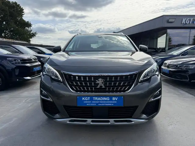 Peugeot 3008 view 2
