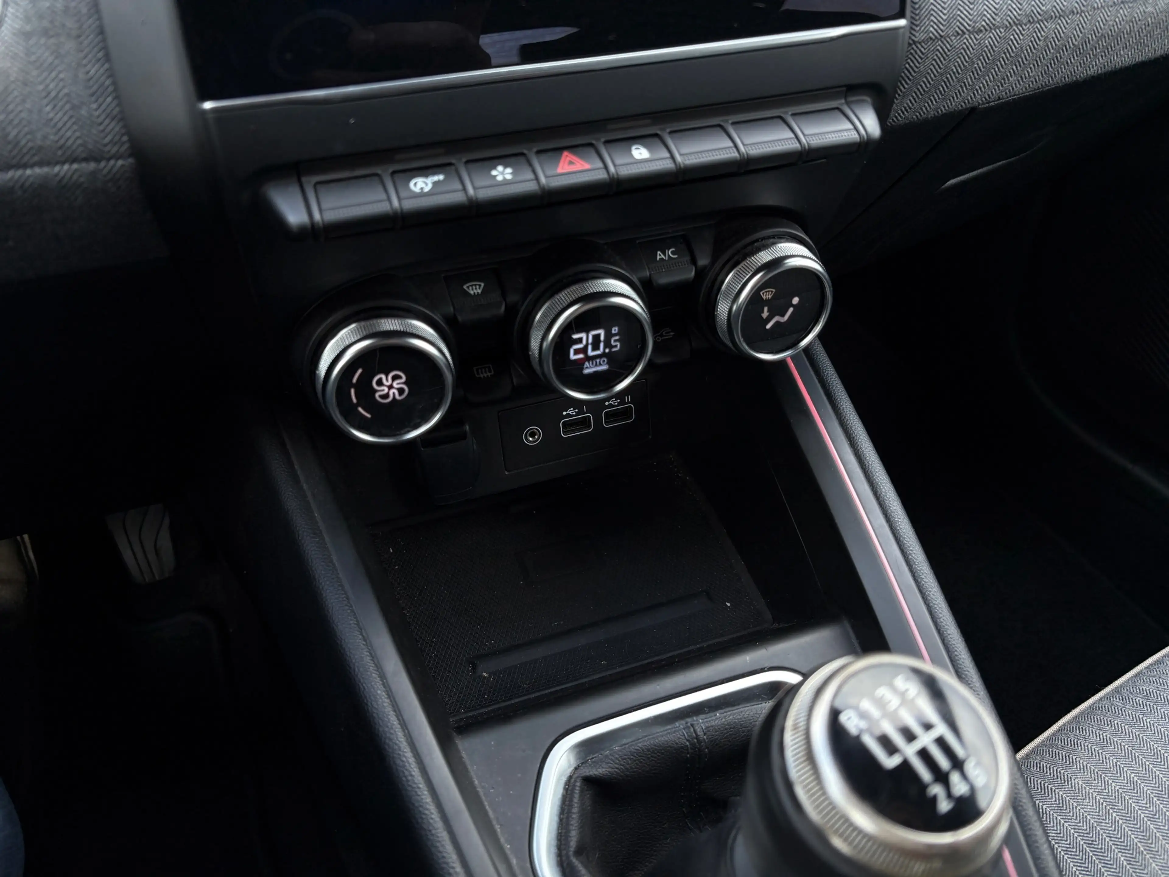 Renault Clio 1.0 TCe Techno Sport Grootbeeld, 17 inch, LED! — photo 21