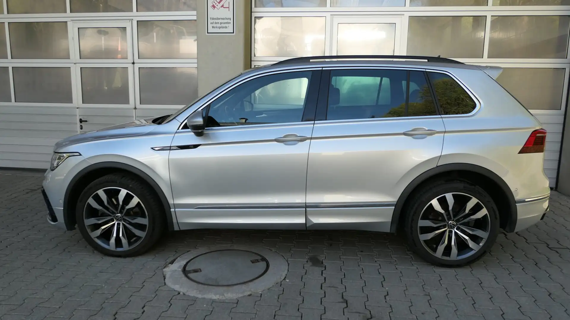 Volkswagen Tiguan R-Line TDI 4MOTION DSG Silber - 2