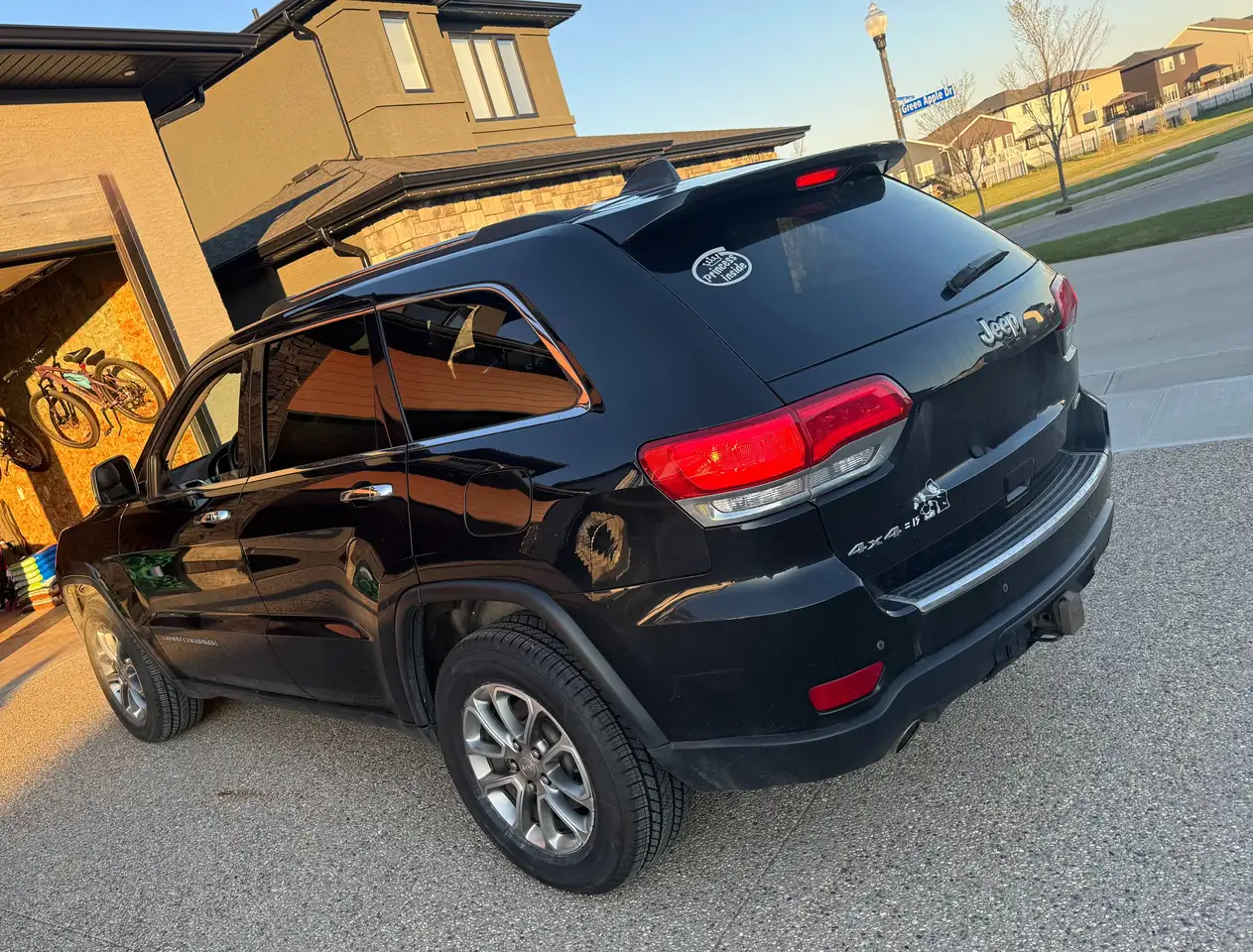 Jeep Grand Cherokee photo Jeep Grand Cherokee
