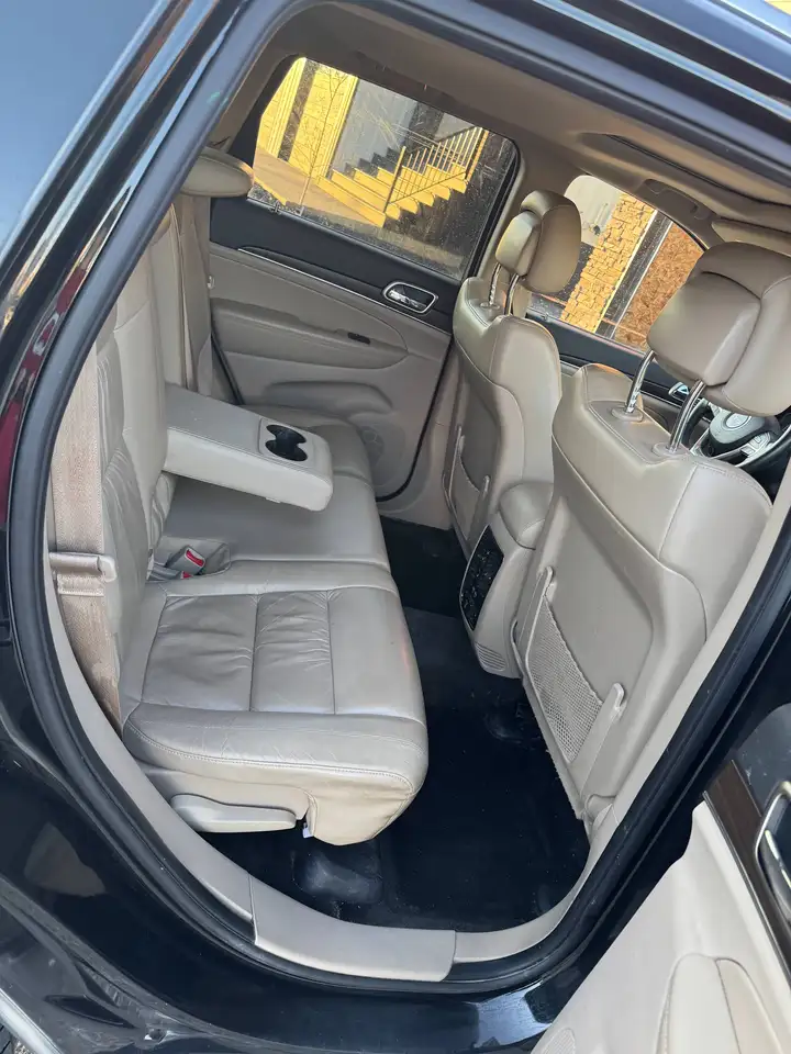 Jeep Grand Cherokee photo Jeep Grand Cherokee
