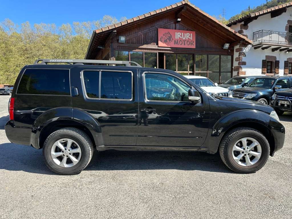 Nissan Pathfinder 2.5dCi SE - foto 1
