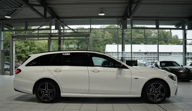Mercedes-Benz E-Class view 6