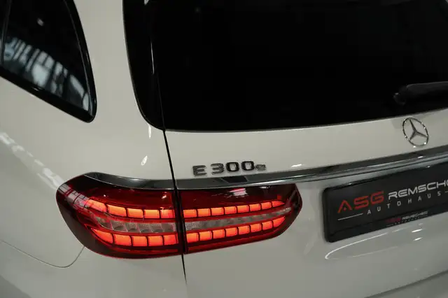 Mercedes-Benz E-Class view 14