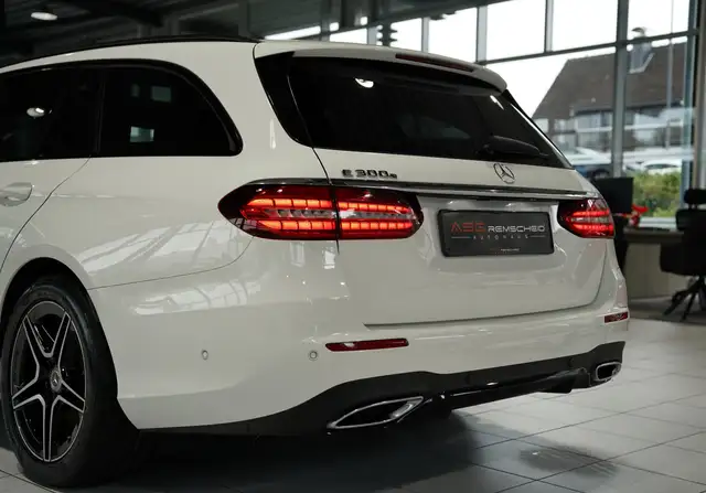 Mercedes-Benz E-Class view 15