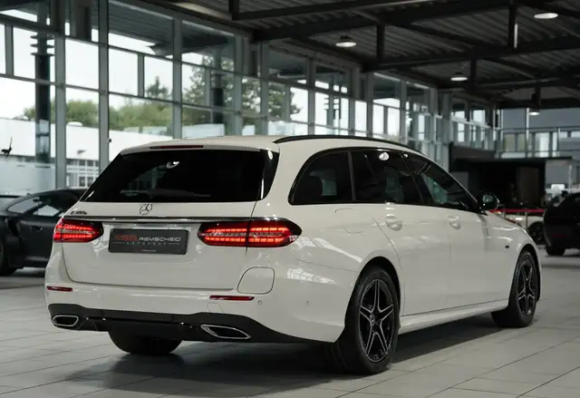 Mercedes-Benz E-Class view 7