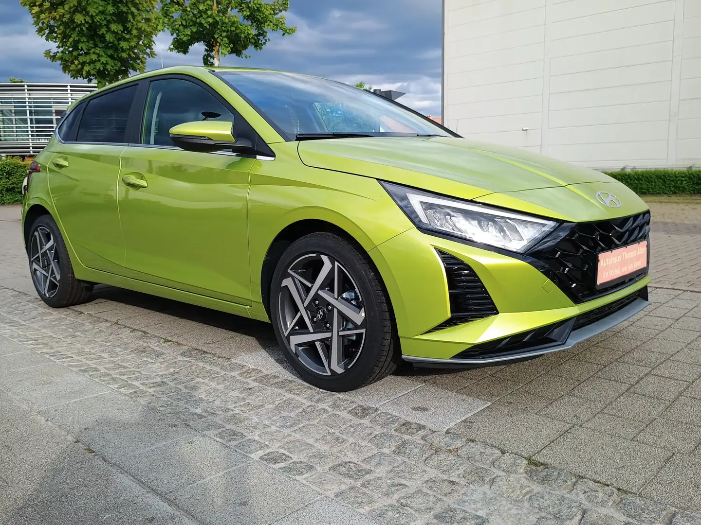 Hyundai i20 1.0 T-GDI 100 PS/Navi/Klimaautom/LED/17 Zoll/Alu Gelb - 1