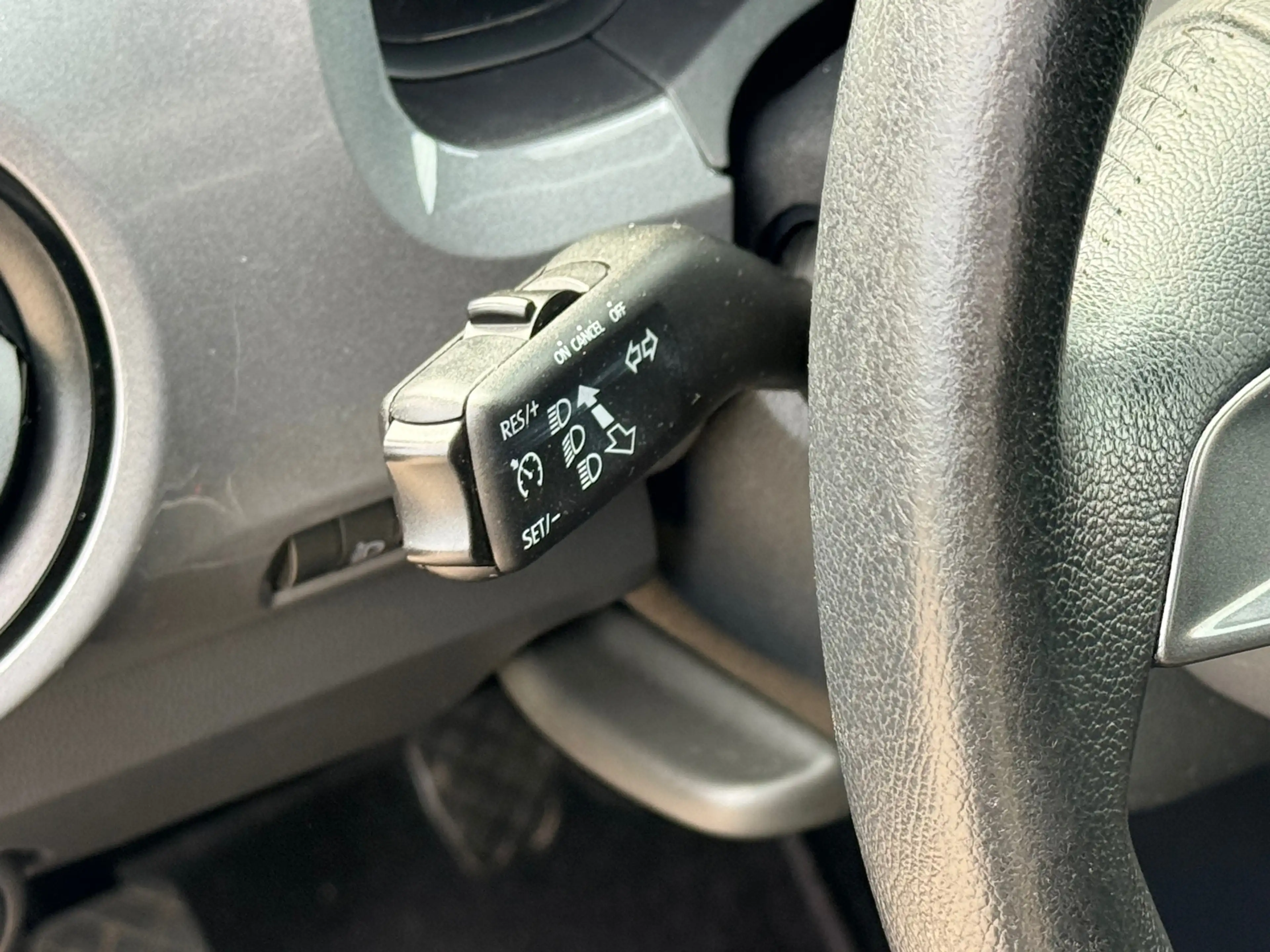 SEAT Mii 1.0 Sport — photo 6