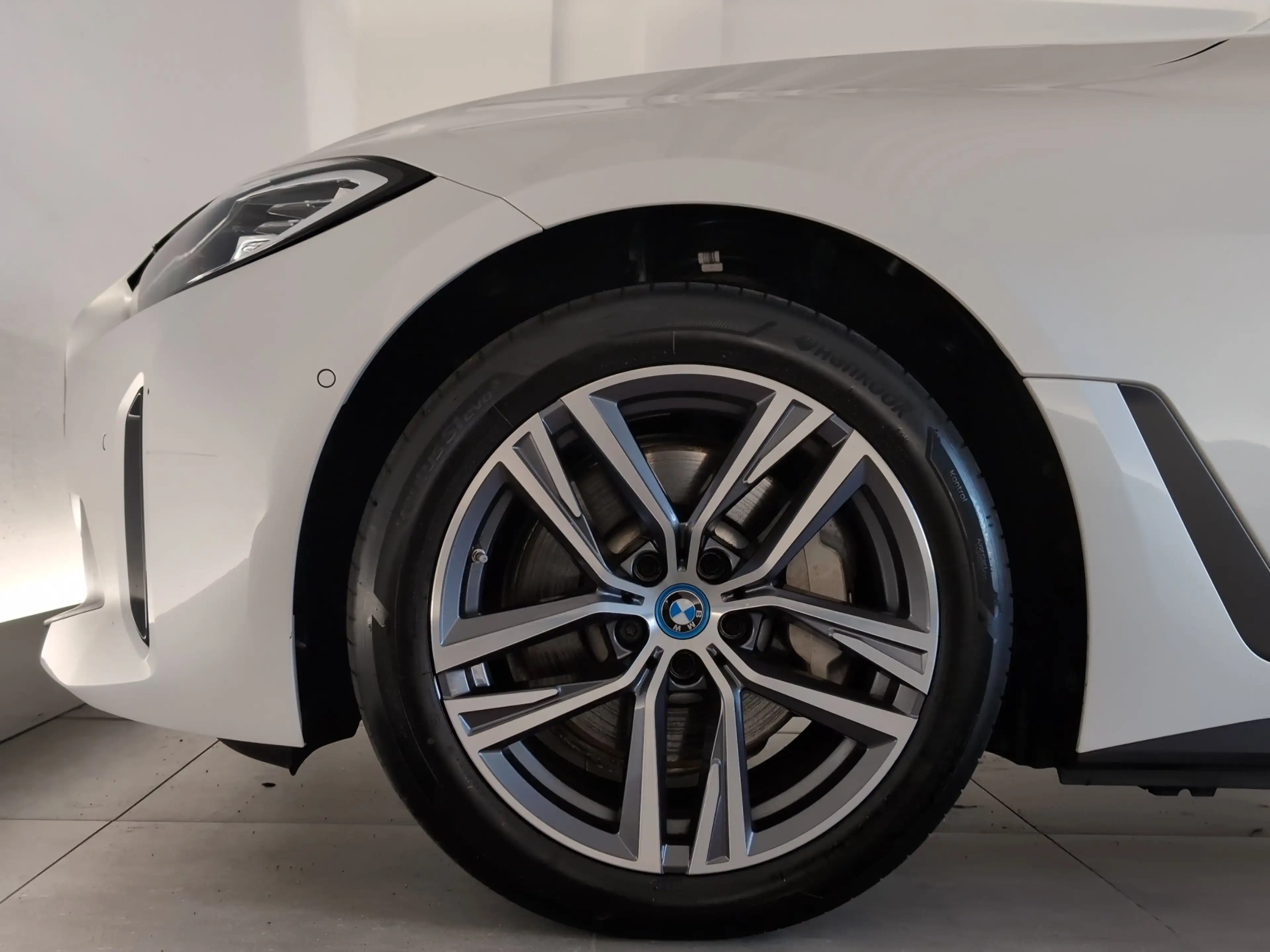 BMW i4 eDrive40 Gran Coupé Navi/LED/RFK/HuD/ACC/HiFi — photo 11
