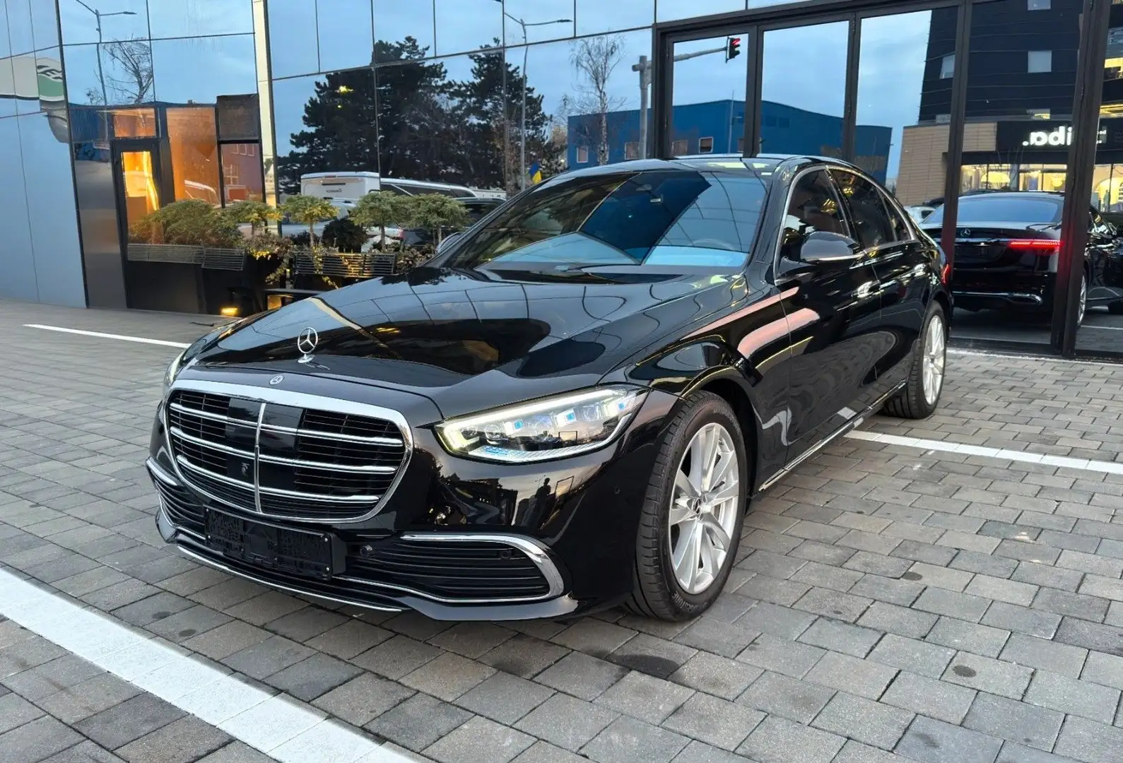 Mercedes-Benz S 580 S Limousine S 580 e Schwarz - 1