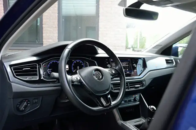 Volkswagen Polo view 5