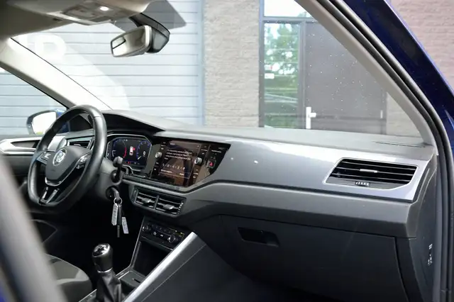 Volkswagen Polo view 9