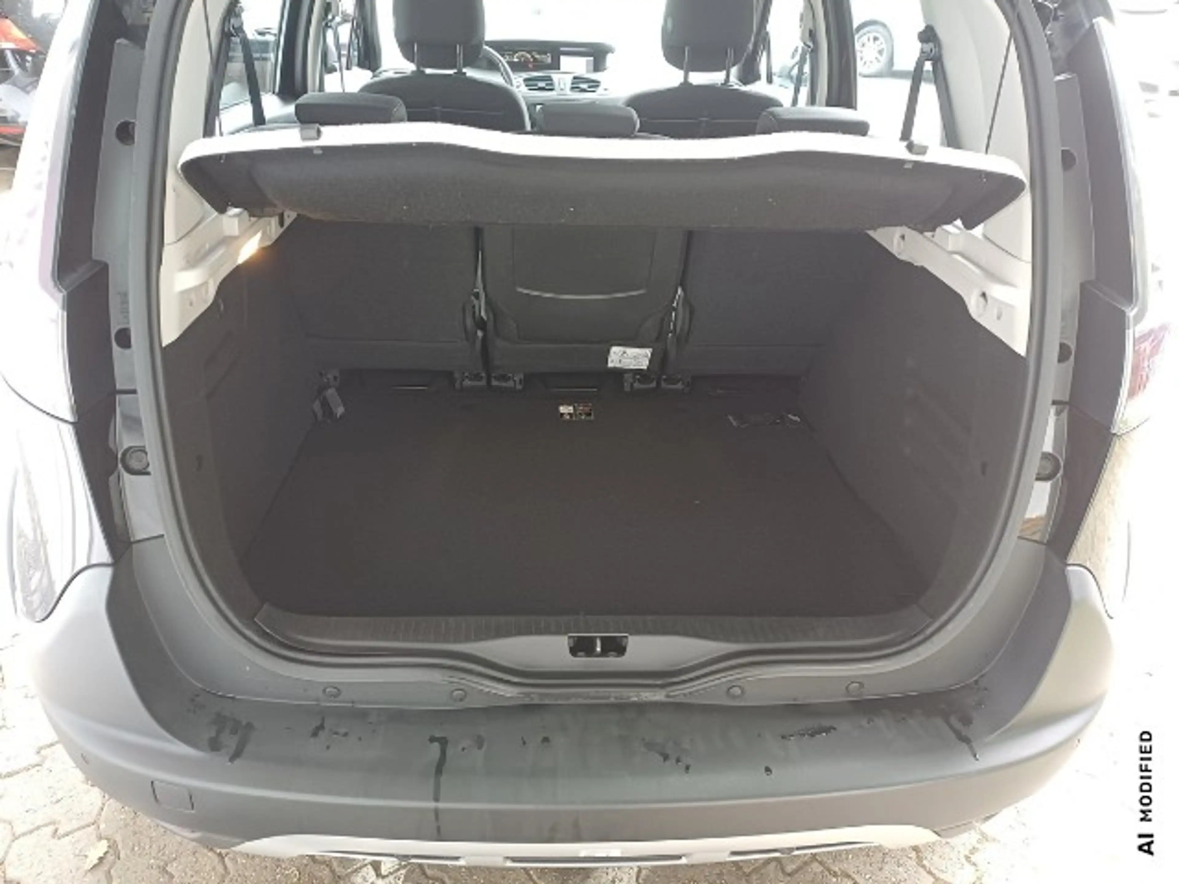 Renault Scenic 1.2 TCe 115 Xmod Paris ENERGY*NAVI*SITZHEIZUNG* — photo 6