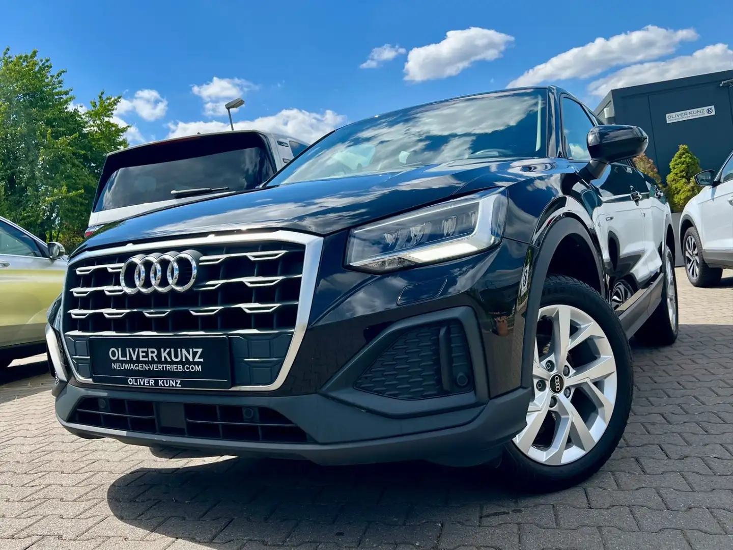 Audi Q2 35 TFSI SPORT Virtual Komfort Navi Černá - 2