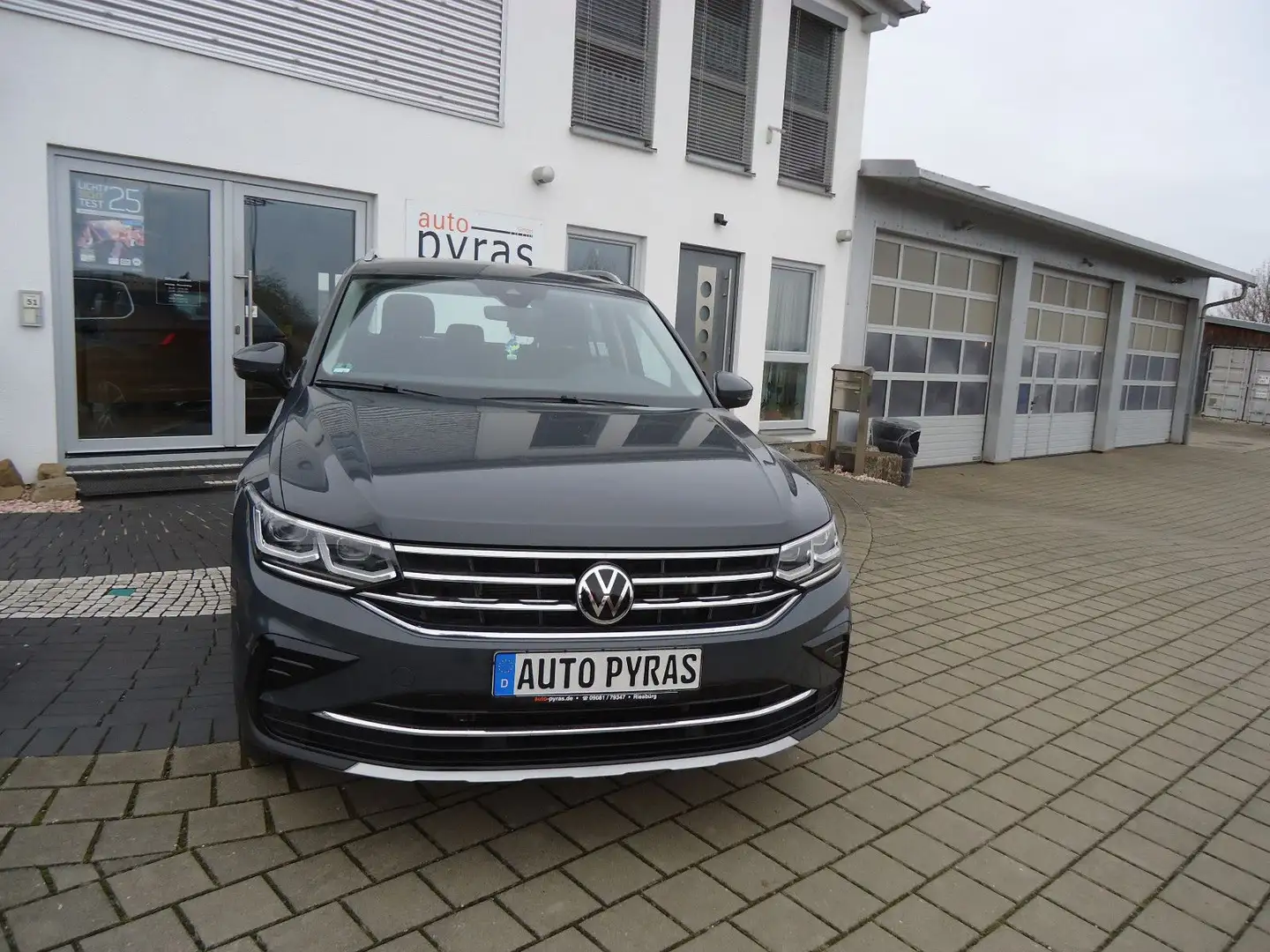 Volkswagen Tiguan Elegance 4Motion Grau - 1