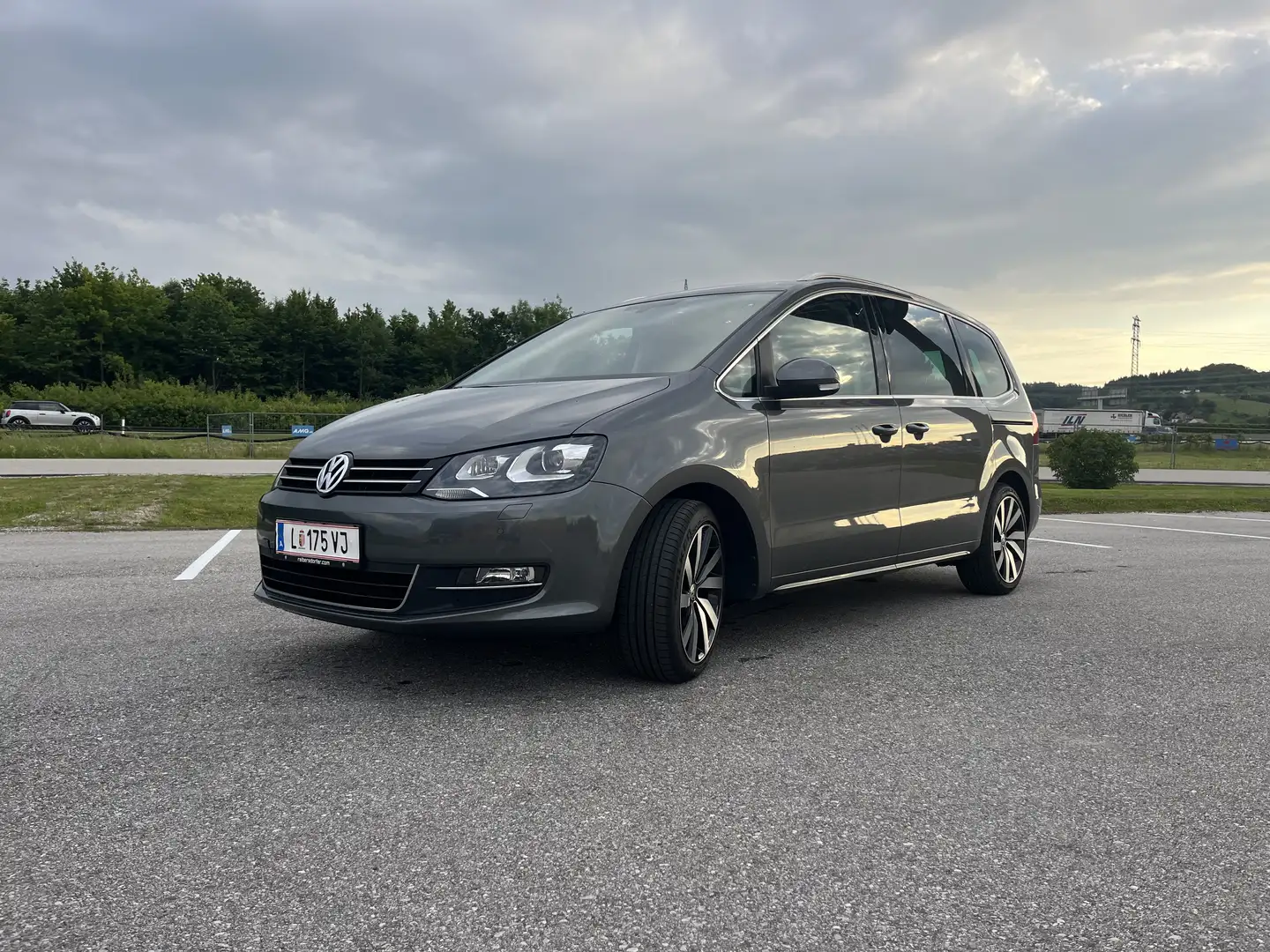 Volkswagen Sharan Highline BMT 2,0 TDI DPF DSG - 2