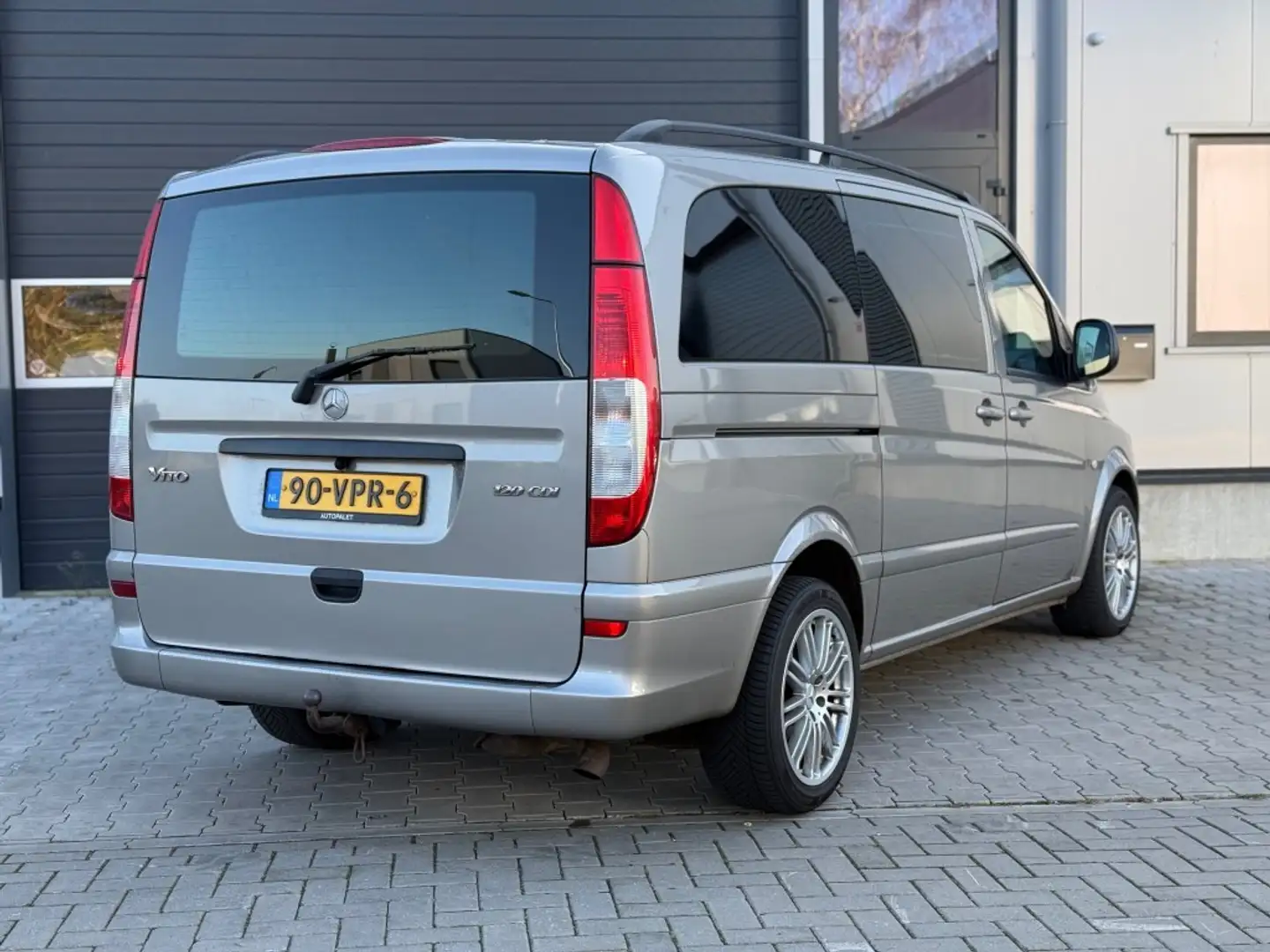 Mercedes-Benz Vito 120 CDI 320 LANG L2 DC LUXE 3.0 V6 / AUTOMAAT DUBB Grijs - 2