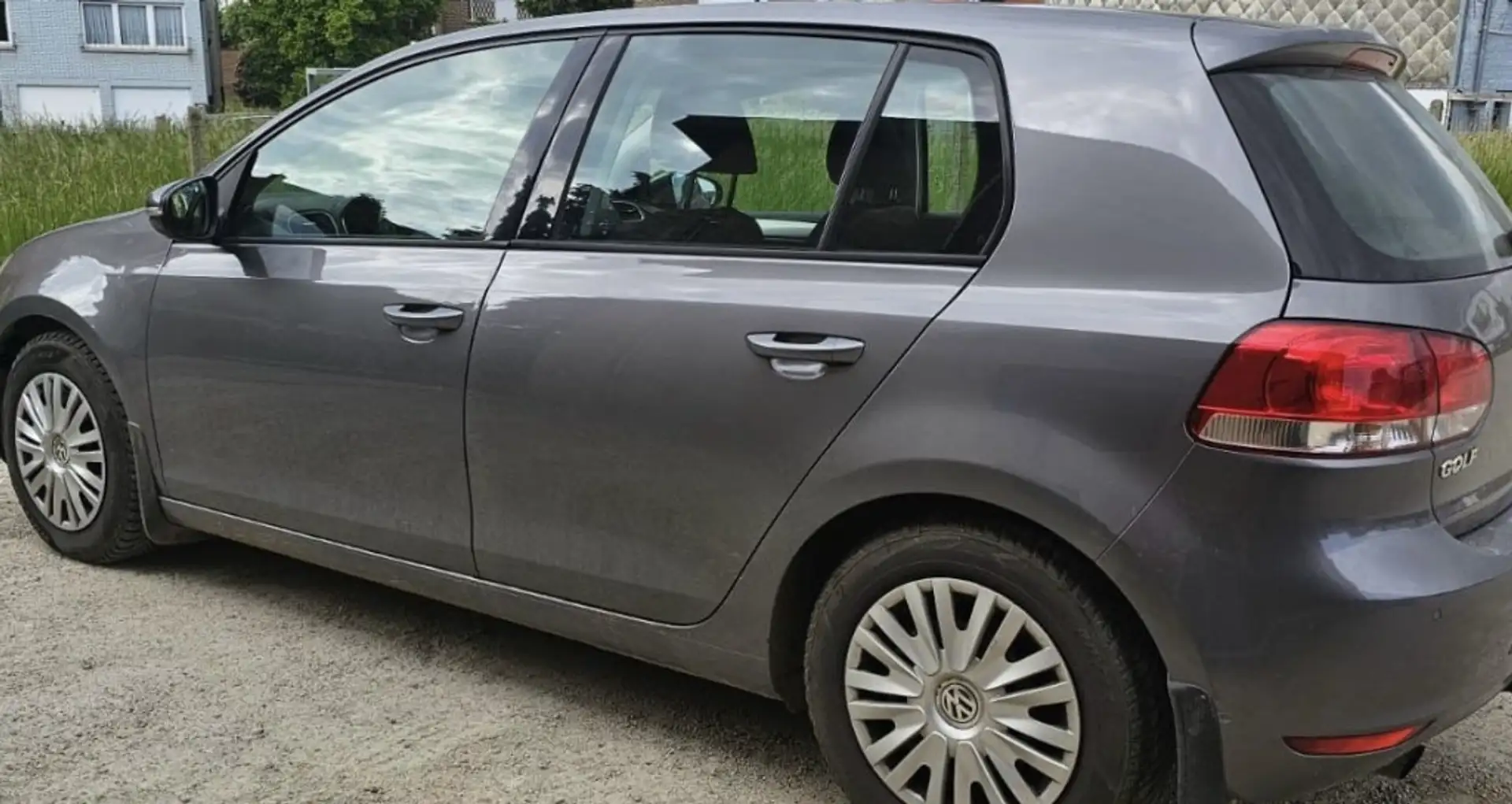 Volkswagen Golf 1.6TDI CR Bluemotion Last Ed. 105 Gris - 1