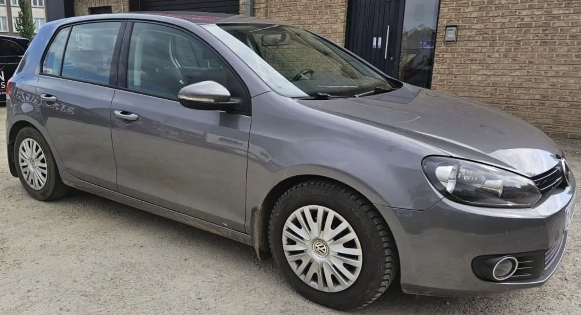 Volkswagen Golf 1.6TDI CR Bluemotion Last Ed. 105 Gris - 2