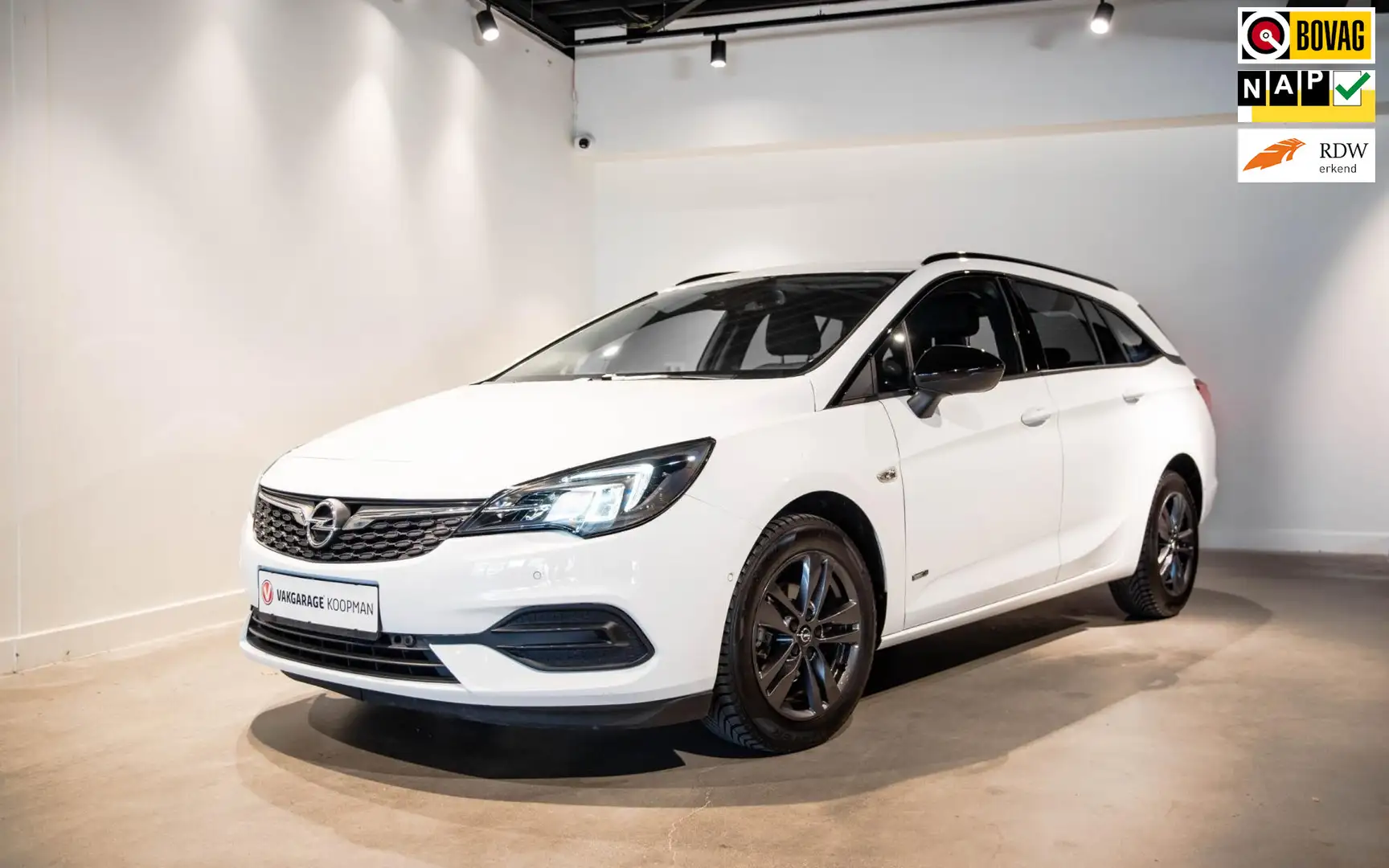 Opel Astra Sports Tourer 1.2 Design & Tech 130PK Camera/Trekh Weiß - 1
