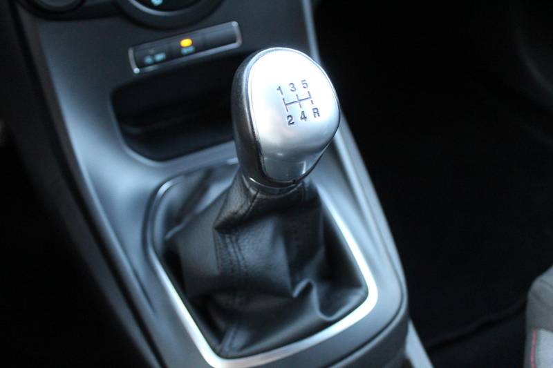 Ford Fiesta 1.0 EcoBoost ST Line/17 inch/Climat — photo 14