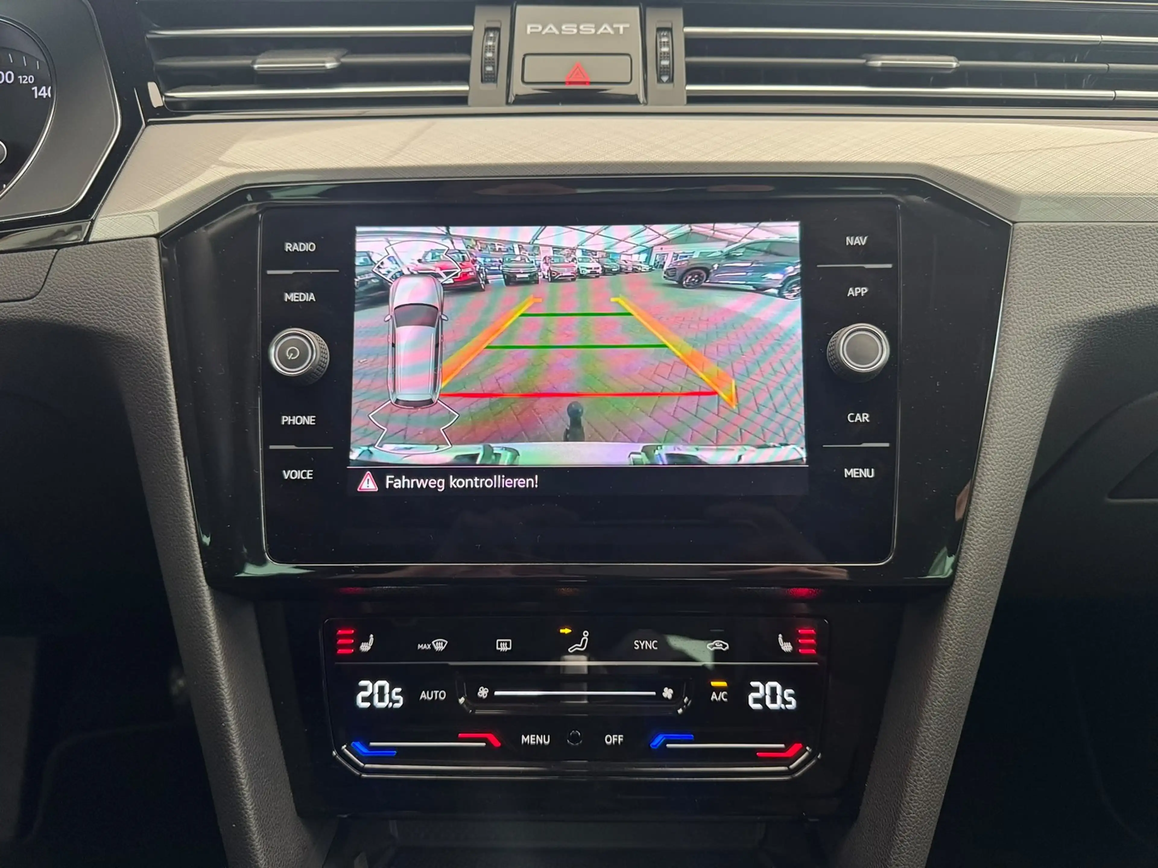 Volkswagen Passat Variant Business 2.0TDI DSG+AHK+KAMERA+NAVI+ACC+KLIMA — photo 3