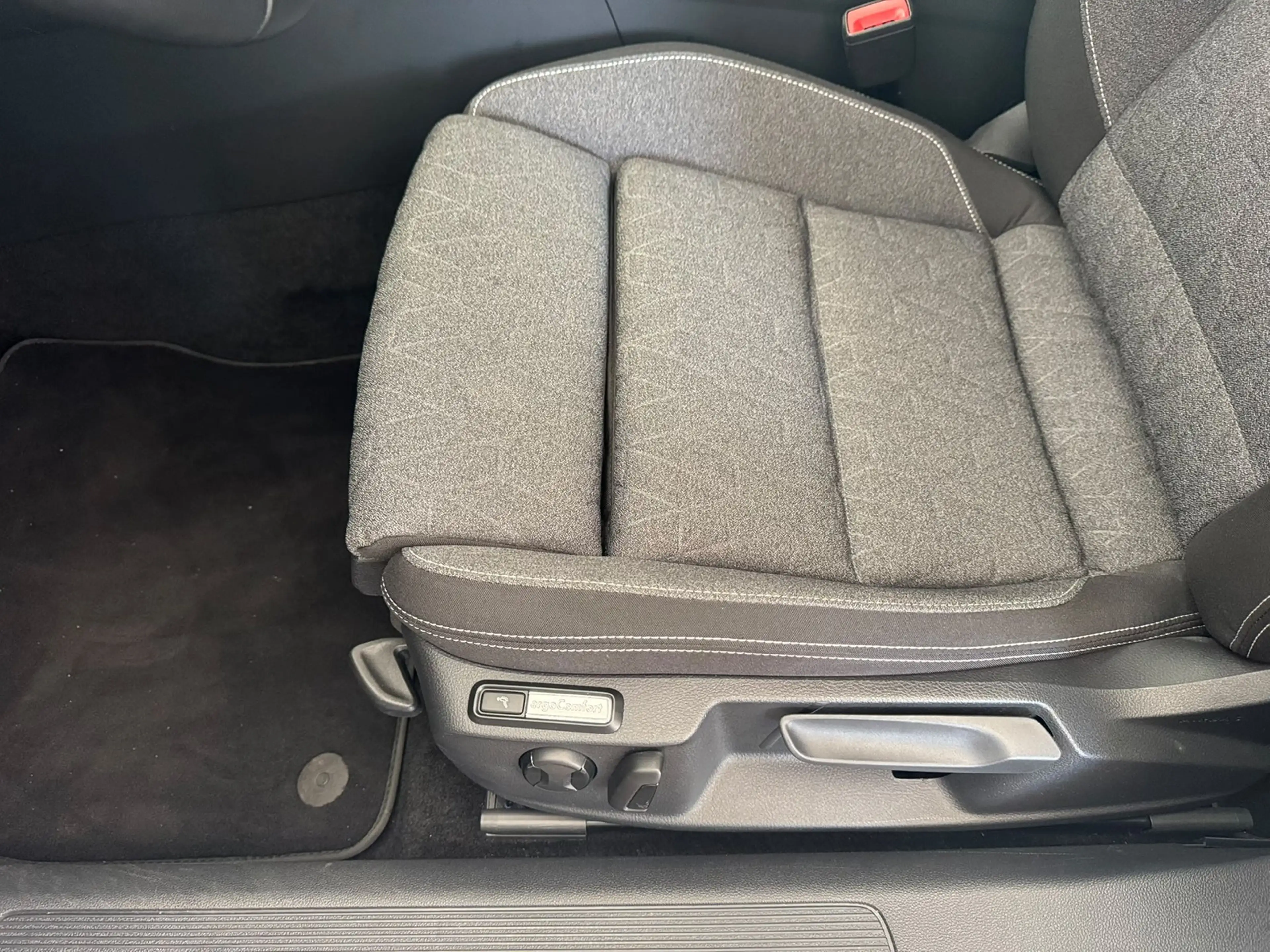 Volkswagen Passat Variant Business 2.0TDI DSG+AHK+KAMERA+NAVI+ACC+KLIMA — photo 9
