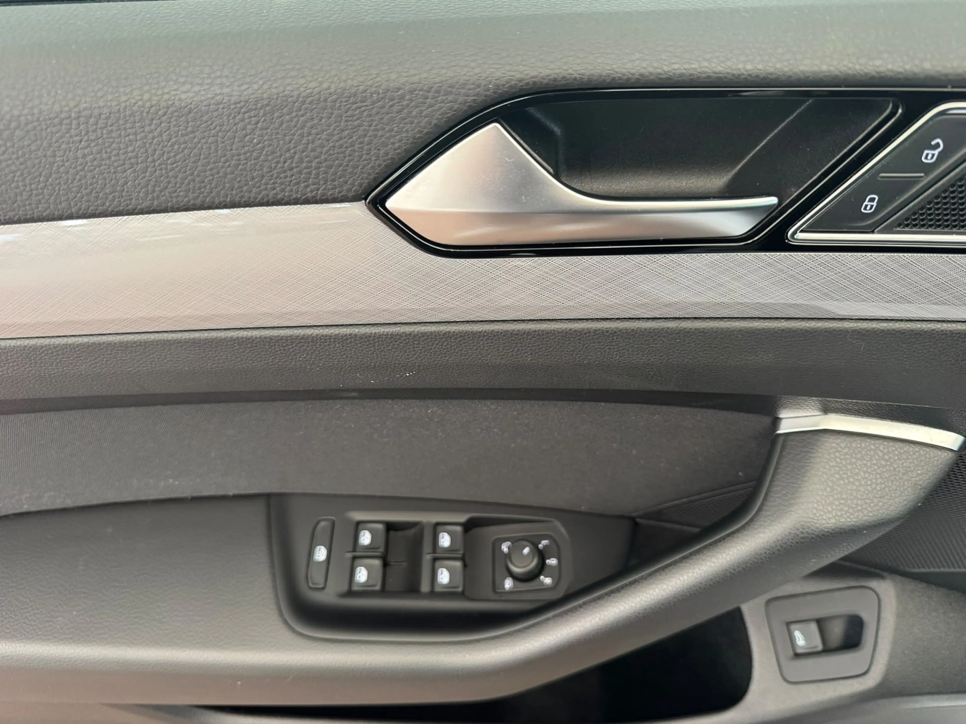 Volkswagen Passat Variant Business 2.0TDI DSG+AHK+KAMERA+NAVI+ACC+KLIMA — photo 8