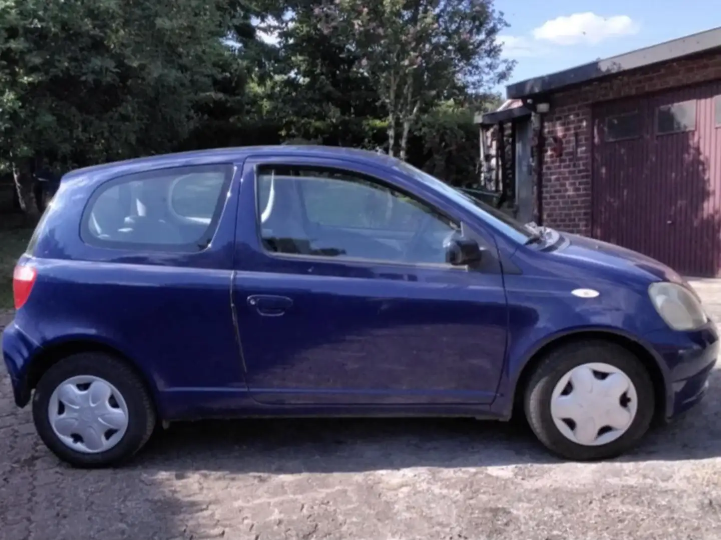 Toyota Yaris 1.3i VVT-i 16v Linea Sol Mauve - 1