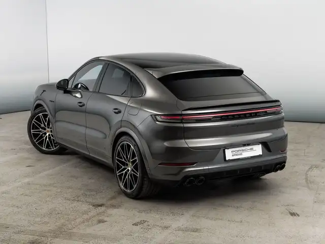 Porsche Cayenne view 10