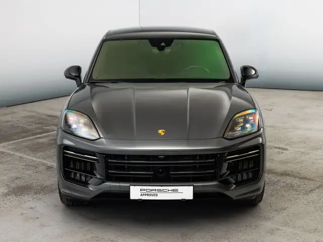 Porsche Cayenne view 11