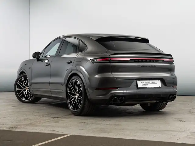 Porsche Cayenne view 3