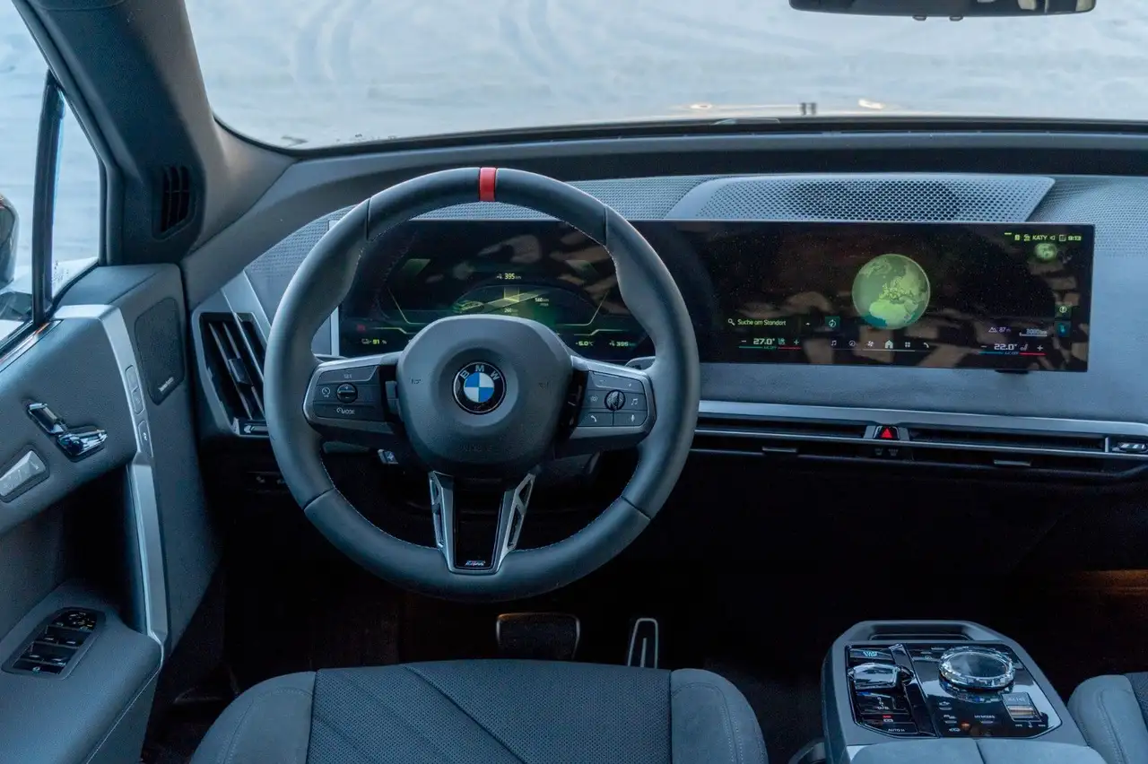 BMW iX M70 xDrive LUFTF.SOFTC.SKY.DR.ASS.PRO.H/K.AHK 11