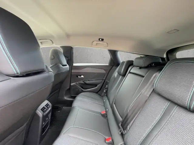 Peugeot 308 view 8