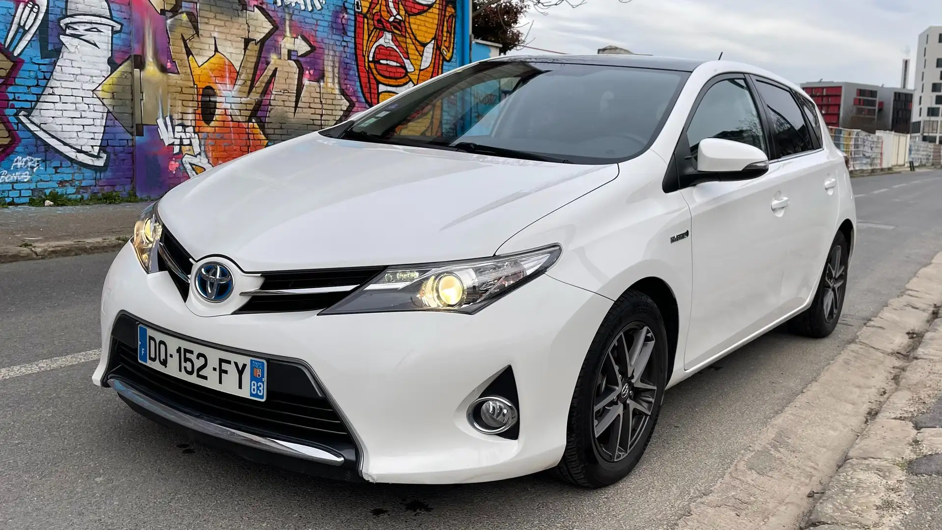 Toyota Auris 1.8 HYBRIDE 136 TENDANCE BUSINESS White - 1