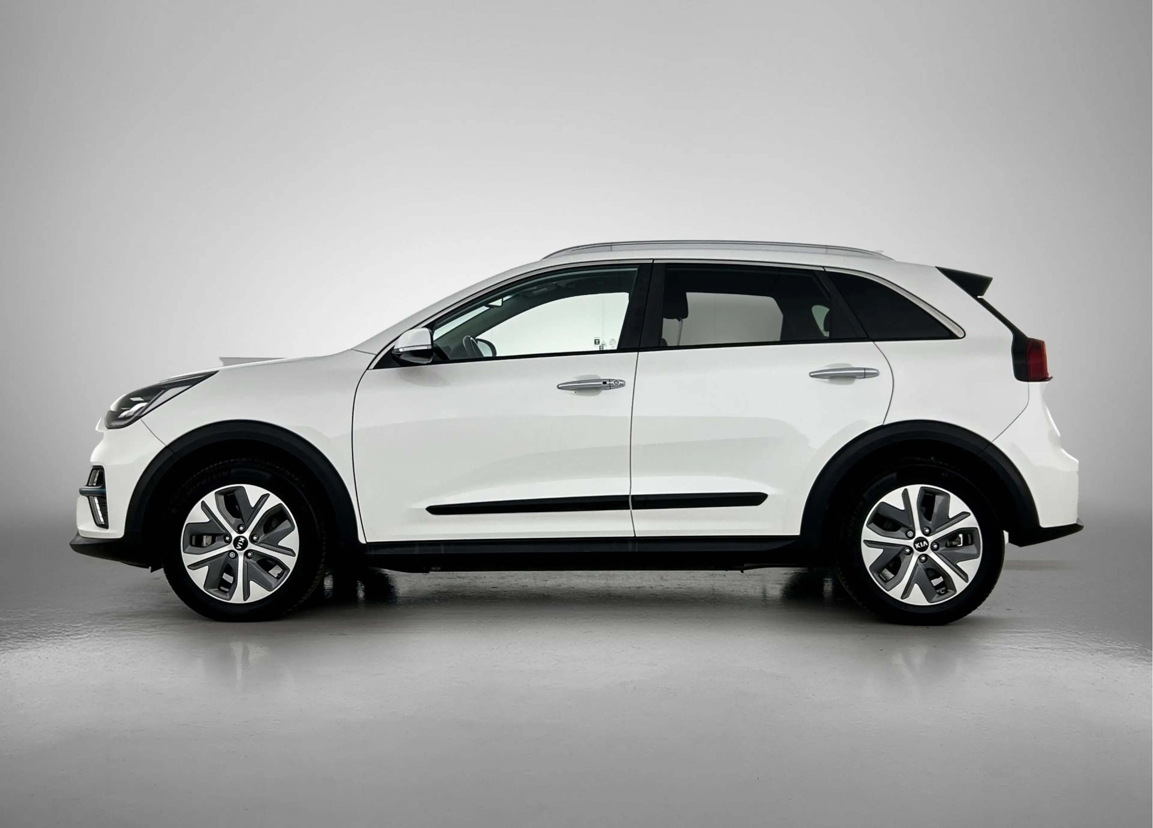 Kia e-Niro ExecutiveLine 64 kWh | JBL | Stoelkoeling | 1e eig — photo 3