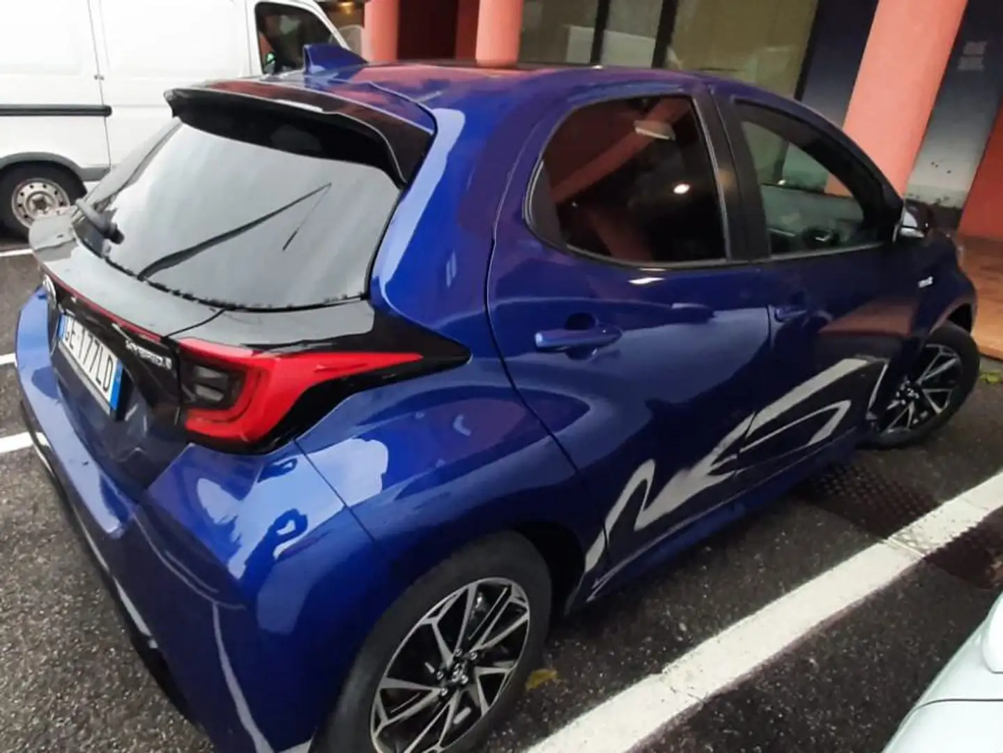 Toyota Yaris Yaris IV 2020 1.5h Lounge Blu/Azzurro - 1