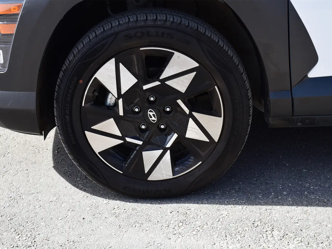 Hyundai KONA снимка Hyundai KONA