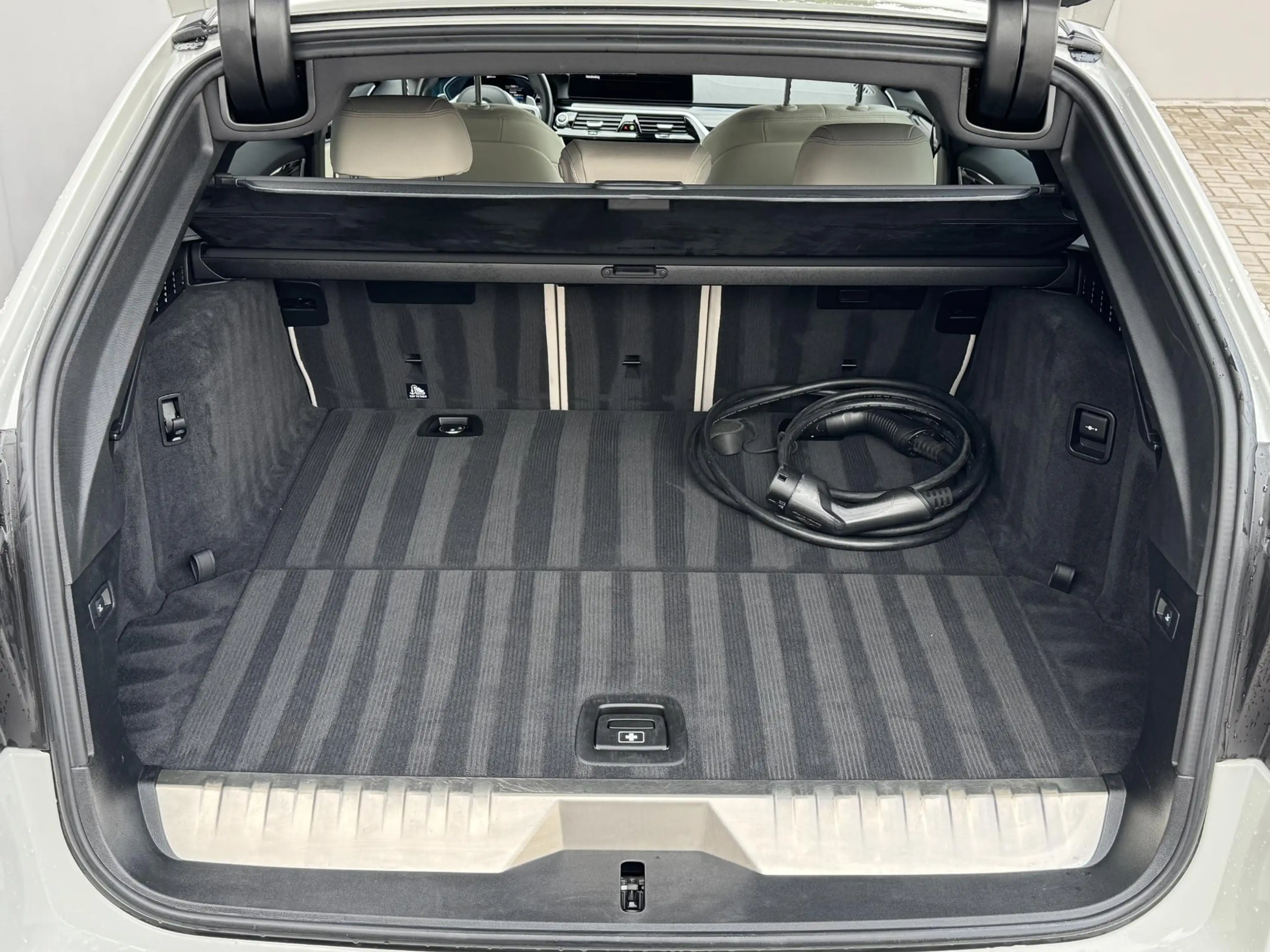 BMW 530 5-serie Touring 530e High Executive INDIVIDUAL / D — photo 24