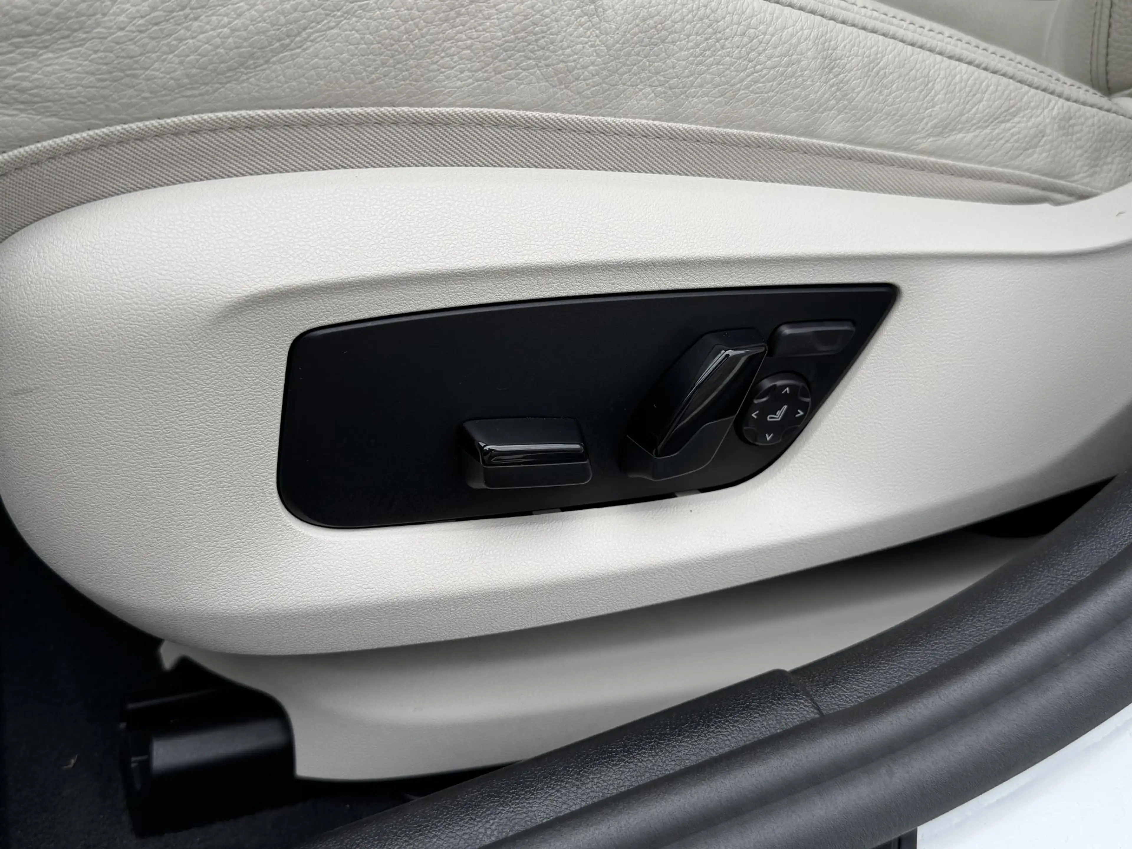 BMW 530 5-serie Touring 530e High Executive INDIVIDUAL / D — photo 13