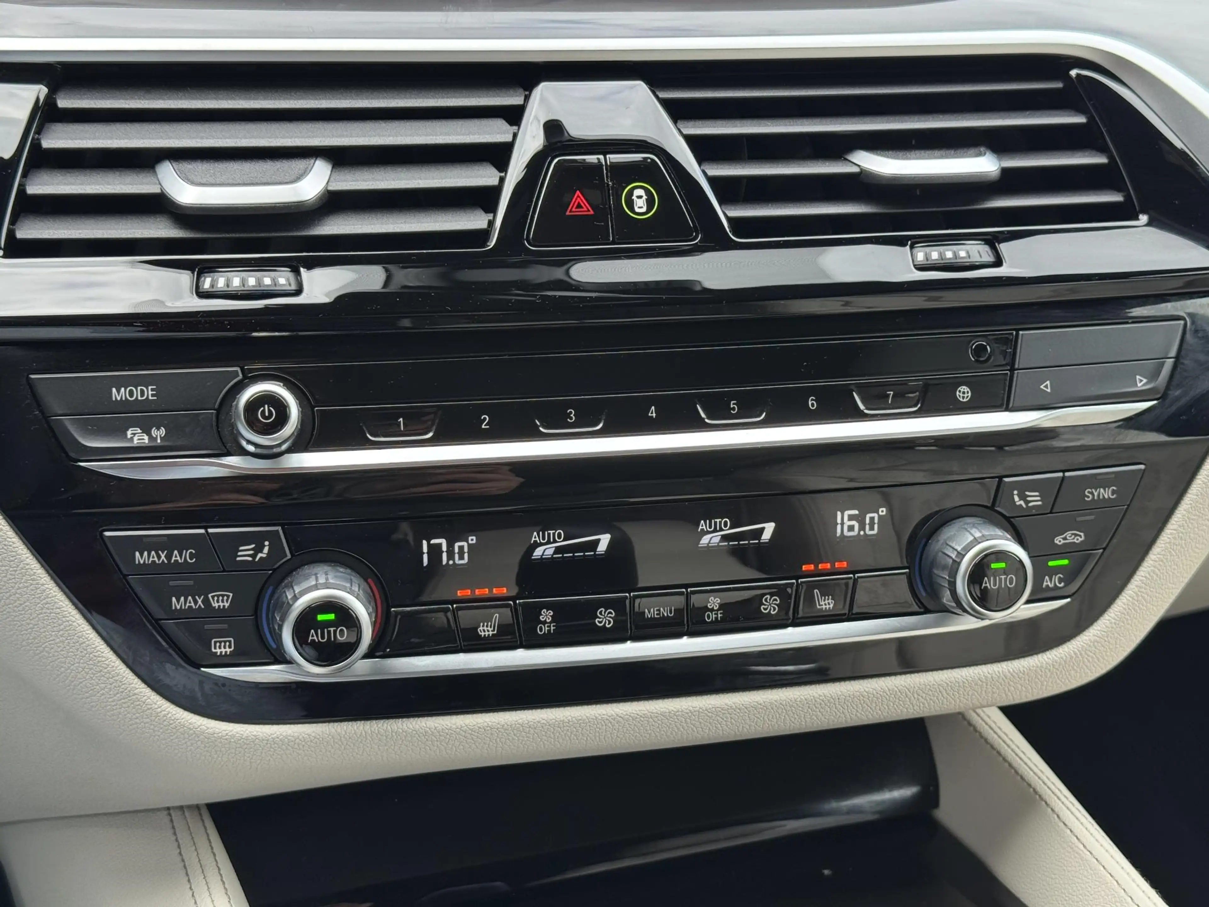 BMW 530 5-serie Touring 530e High Executive INDIVIDUAL / D — photo 4