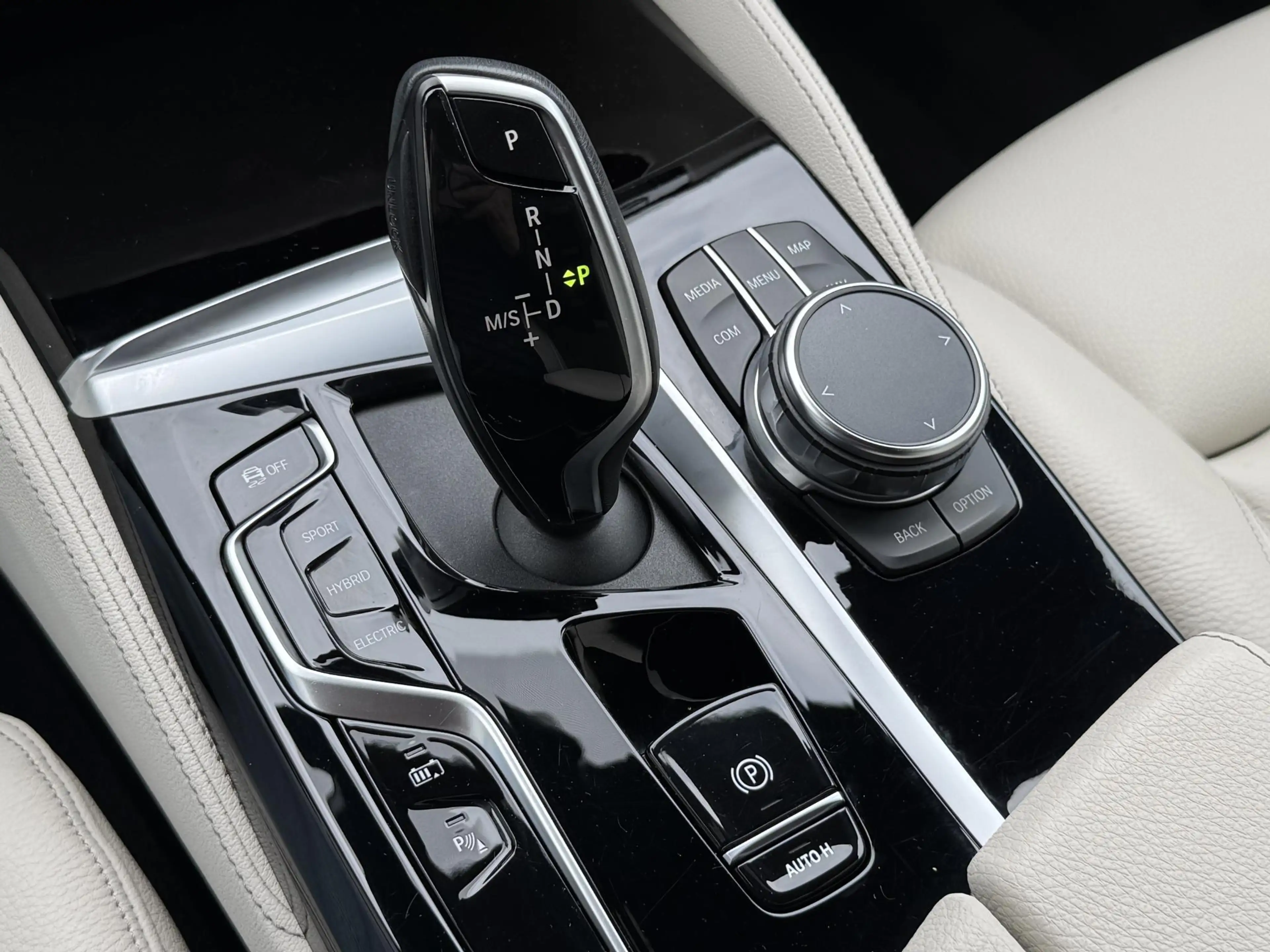 BMW 530 5-serie Touring 530e High Executive INDIVIDUAL / D — photo 29