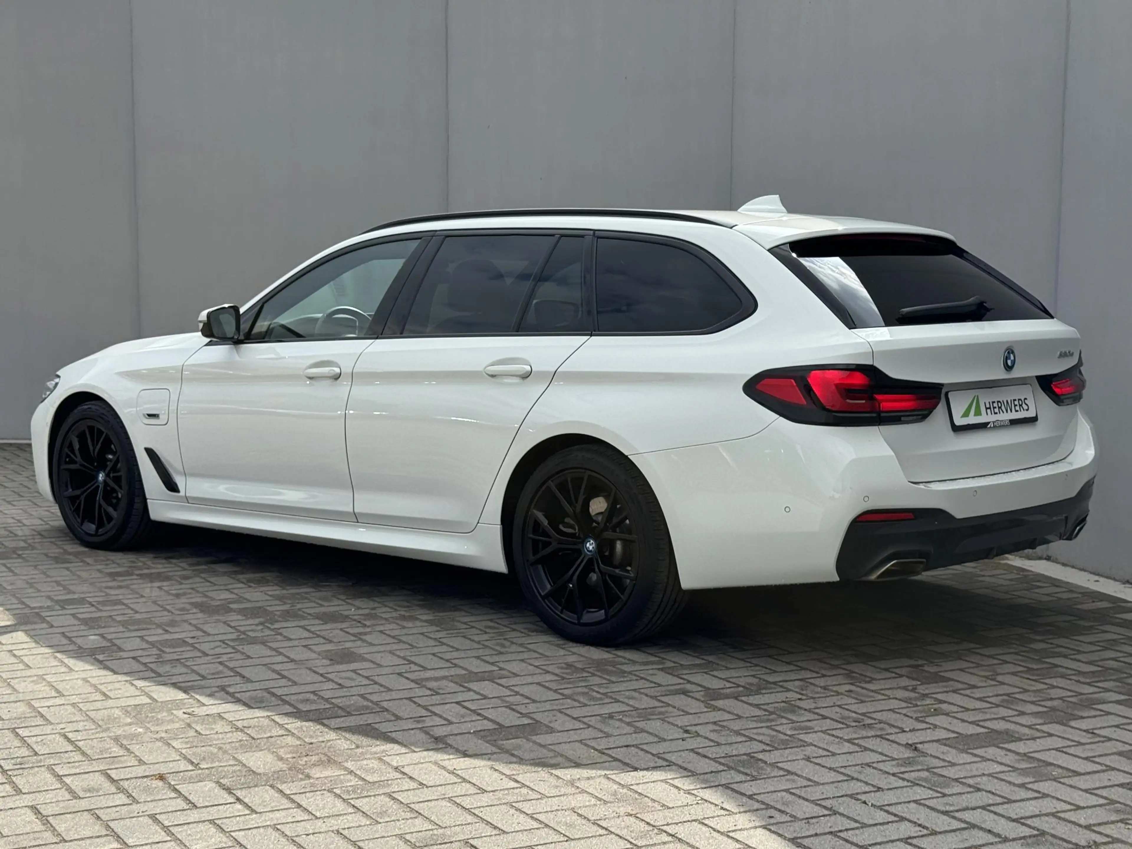 BMW 530 5-serie Touring 530e High Executive INDIVIDUAL / D — photo 17