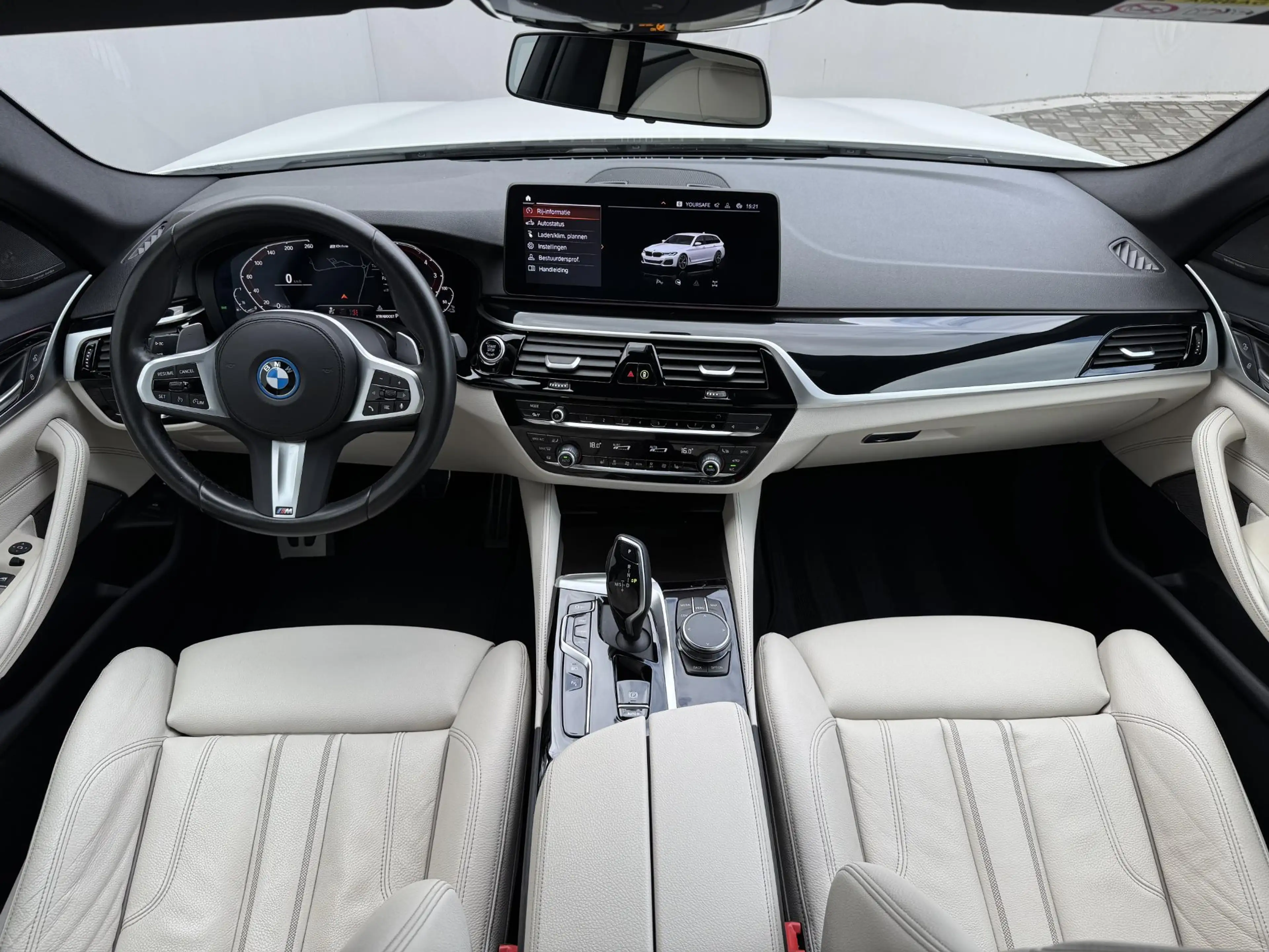 BMW 530 5-serie Touring 530e High Executive INDIVIDUAL / D — photo 2