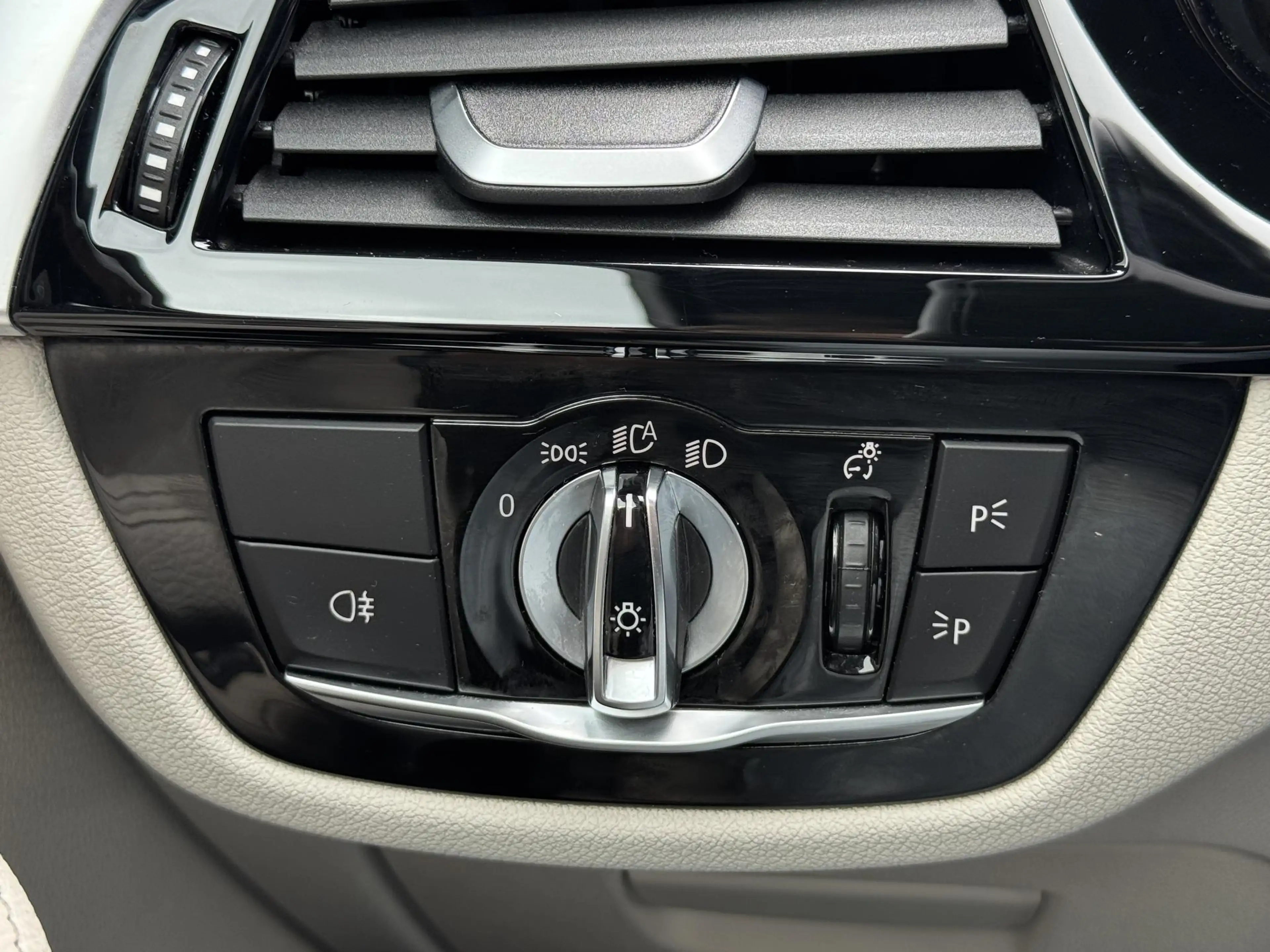 BMW 530 5-serie Touring 530e High Executive INDIVIDUAL / D — photo 41