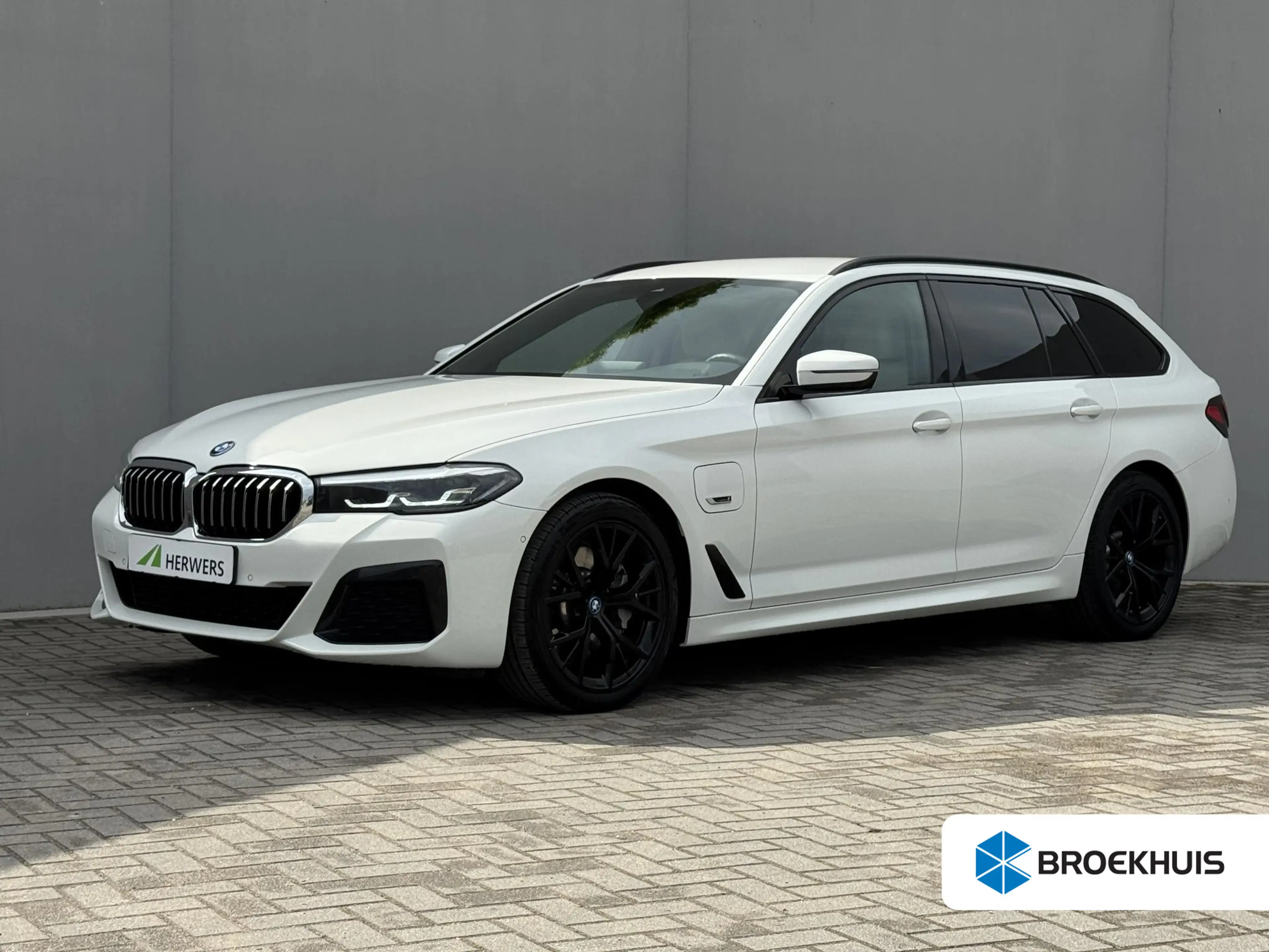 BMW 530 5-serie Touring 530e High Executive INDIVIDUAL / D